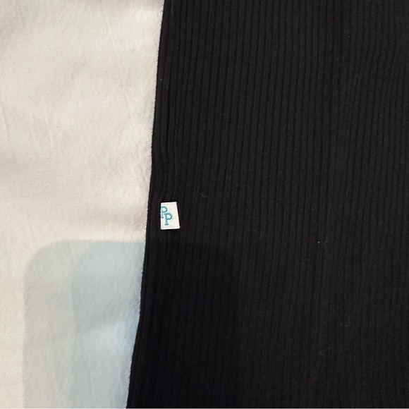 Posh Peanut Baby Ribbed Romper - Picture 6 of 7